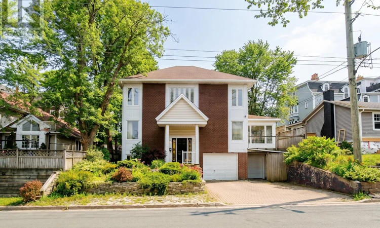 47 Empire Avenue