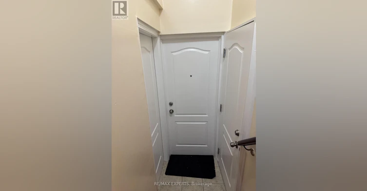 BSMT-5 Cadillac Crescent, Brampton, ON, L7A 3B3 - 3