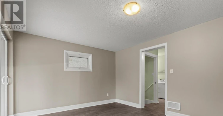 22 Denistoun Street, Welland, ON, L3C 1T9 - 22
