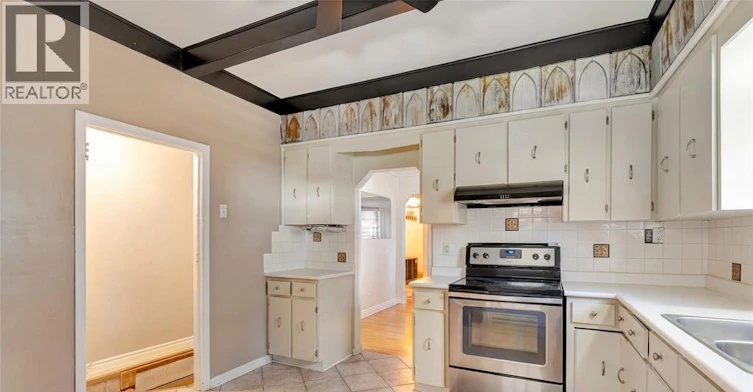 394 Cameron Avenue, Windsor, ON, N9B 1Y7 - 9