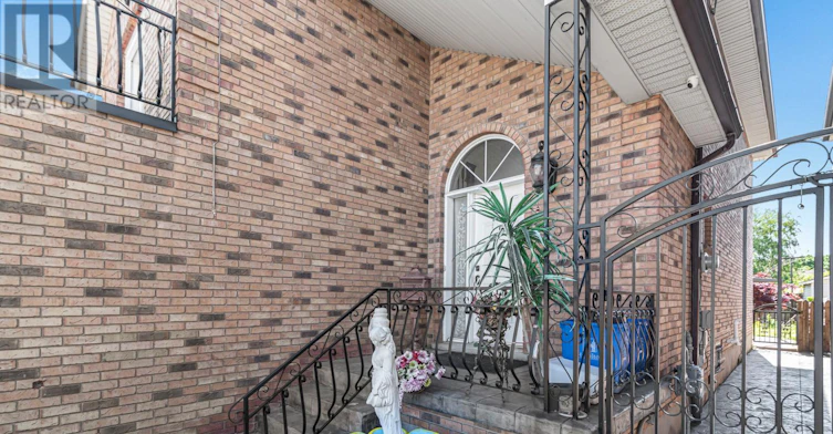 206 Bay Street N, Hamilton, ON, L8R 2P9 - 3