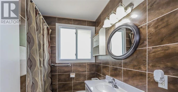MAIN-12 Garland Crescent, London, ON, N5V 1N5 - 6