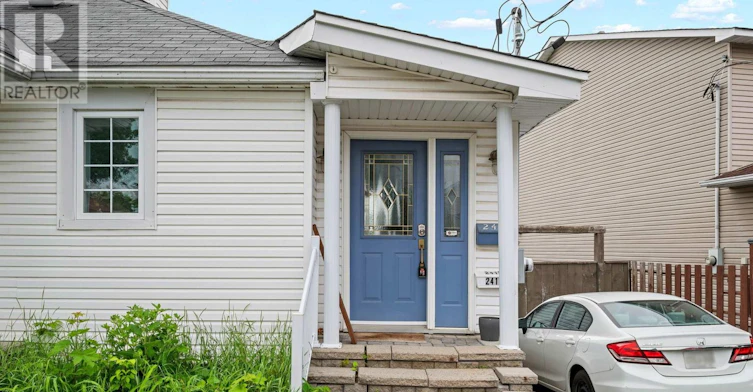 241 Bradley Avenue, Ottawa, ON, K1L 7G8 - 2
