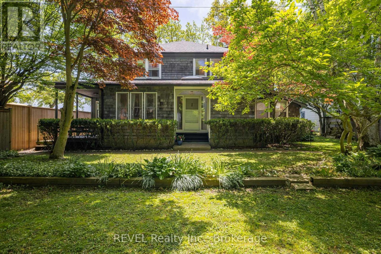 2133 Macdonald Drive, Fort Erie, ON, L2A 5M4
