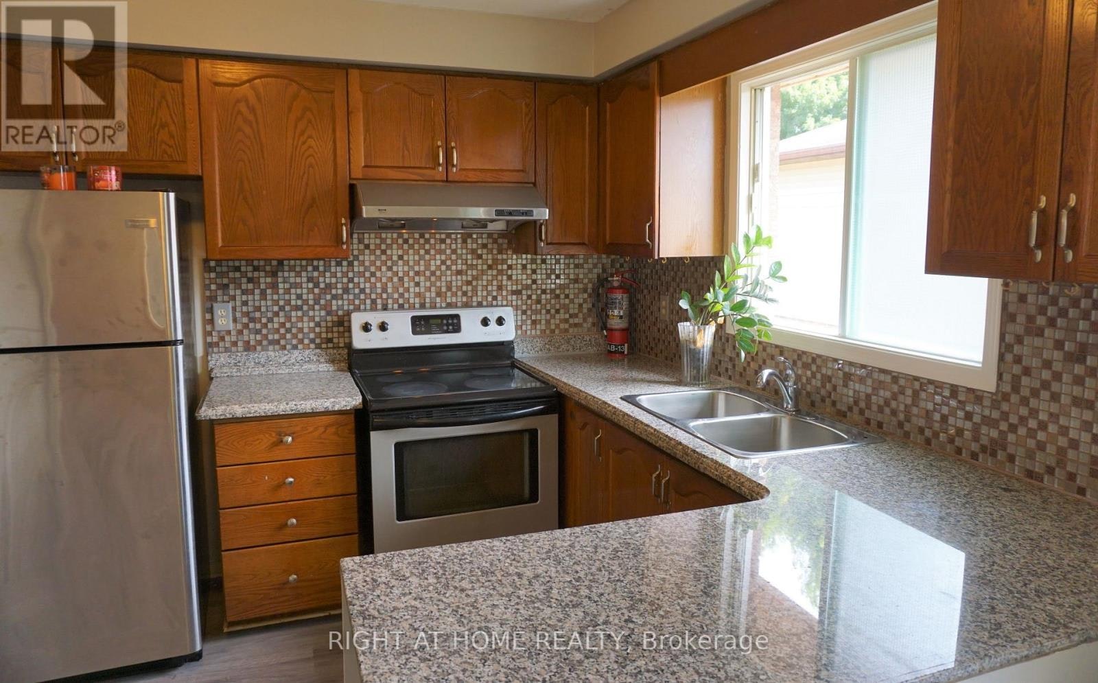 A-7 Porritt Street, Barrie, ON, L4N 6Y5