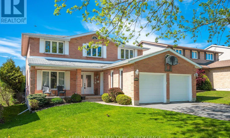 838 Woodside Drive