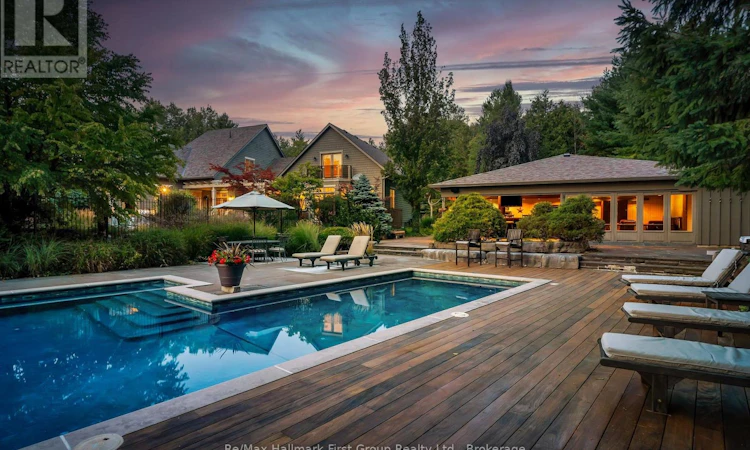 3121 Theatre Road N