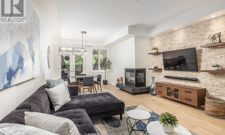101-500 Richmond Street W