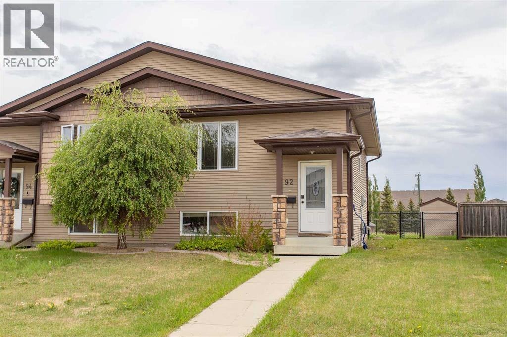 92 Iron Wolf Boulevard, Lacombe, AB, T4L 0C7