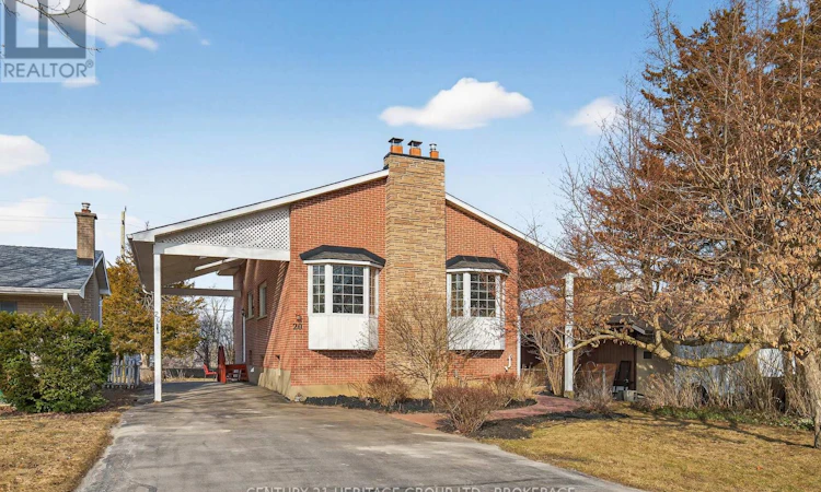 20 Oakridge Avenue