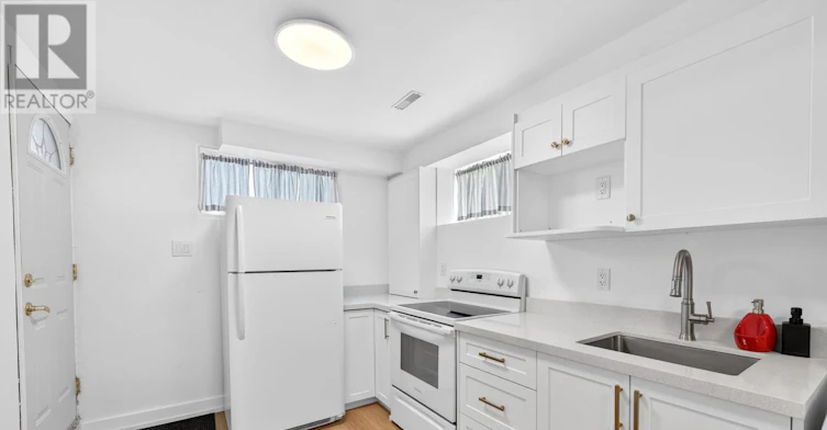 26 Dellbrook Crescent, Toronto, ON, M9L 1E2 - 28