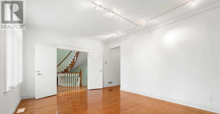 1081 Glencairn Avenue, Toronto, ON, M6B 2B1 - 13
