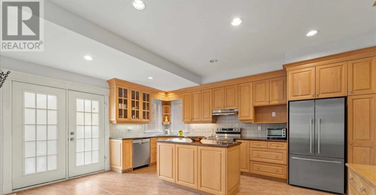 1081 Glencairn Avenue, Toronto, ON, M6B 2B1 - 10