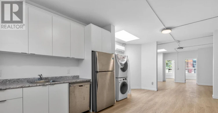 2-922 Queen Street E, Toronto, ON, M4M 1J5 - 5