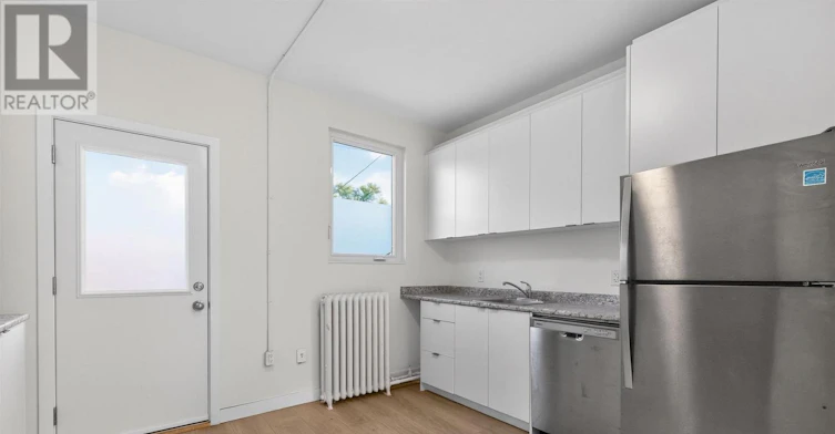 2-922 Queen Street E, Toronto, ON, M4M 1J5 - 4