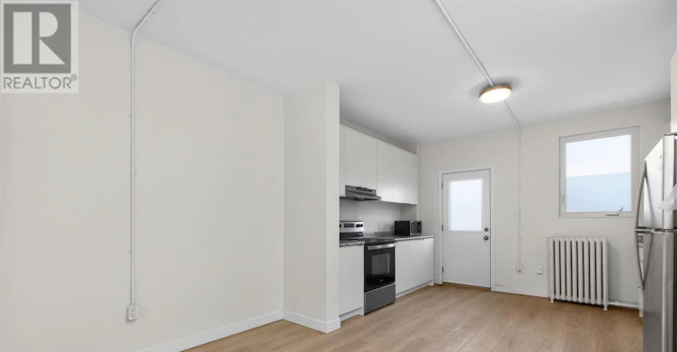 2-922 Queen Street E, Toronto, ON, M4M 1J5 - 8