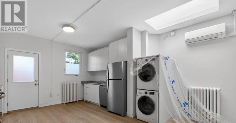 2-922 Queen Street E, Toronto, ON, M4M 1J5 - 9