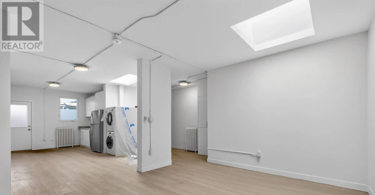 2-922 Queen Street E, Toronto, ON, M4M 1J5 - 11