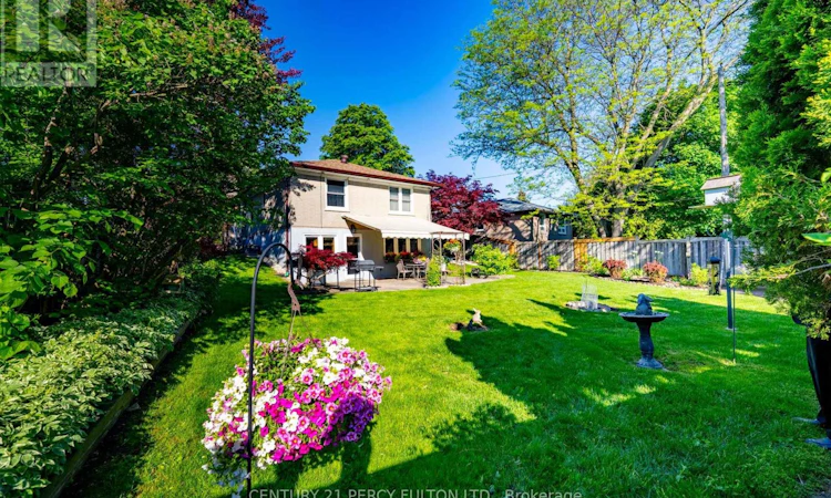 3 Henderson Avenue