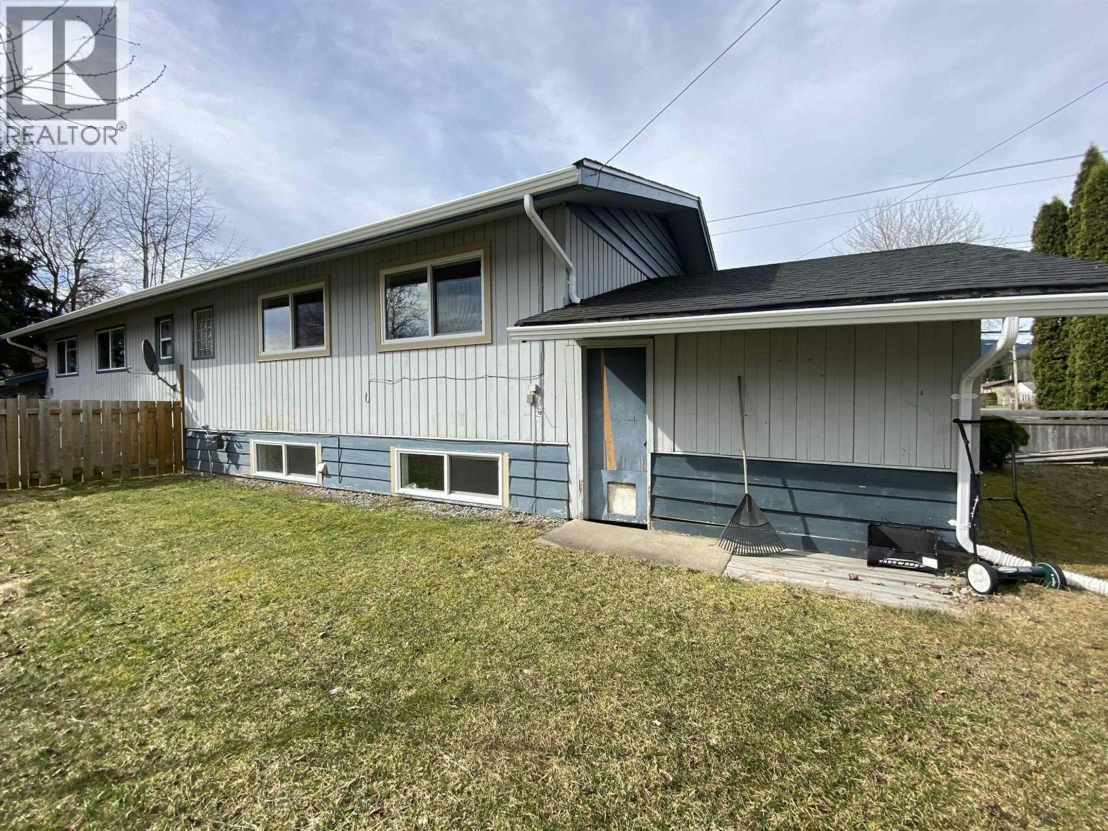3710-3712 Eby Street, Terrace, BC, V8G 2Z6 - 14