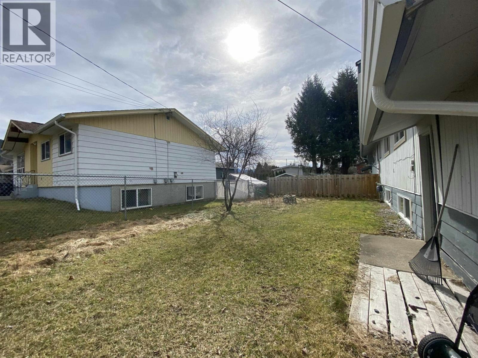3710-3712 Eby Street, Terrace, BC, V8G 2Z6 - 13