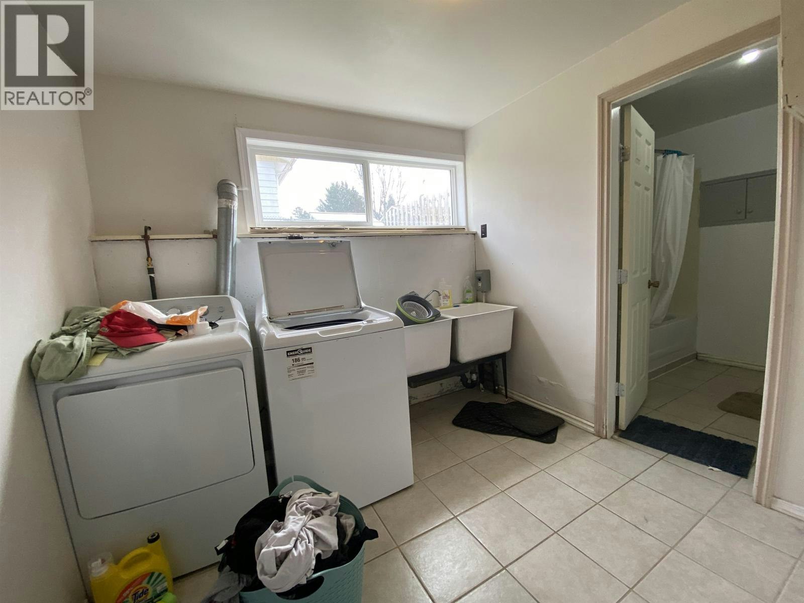 3710-3712 Eby Street, Terrace, BC, V8G 2Z6 - 11