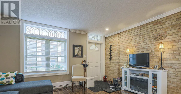 1-713 King Street, London, ON, N5W 2X2