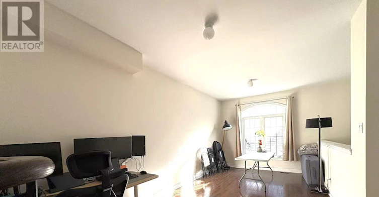 9 Strawflower Mews, Toronto, ON, M2N 0E8 - 3