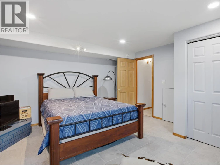 392 Teal Road, Kamloops, BC, V2H 1S5 - 48