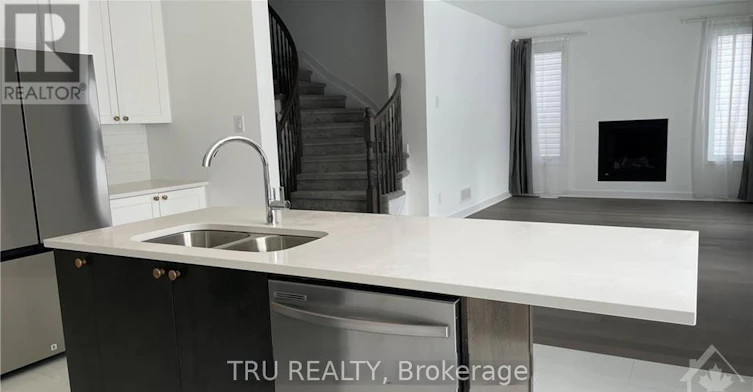 49 Dun Skipper Drive, Ottawa, ON, K1X 0J3 - 5