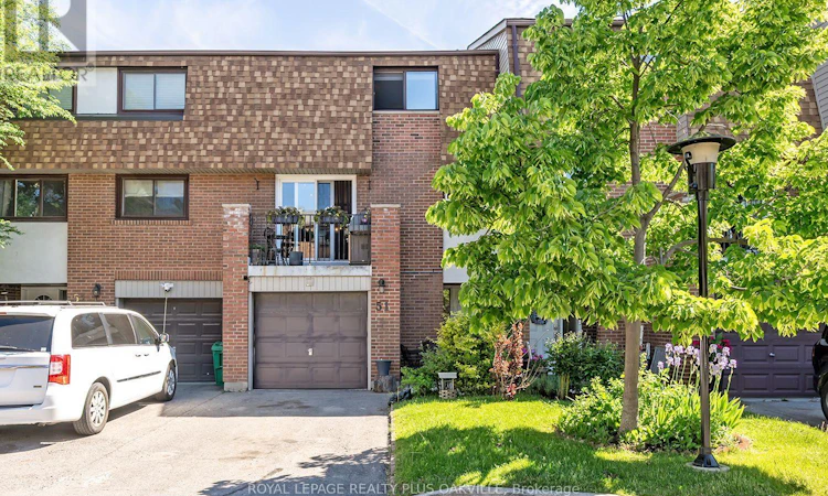 51-1051 Cedarglen Gate