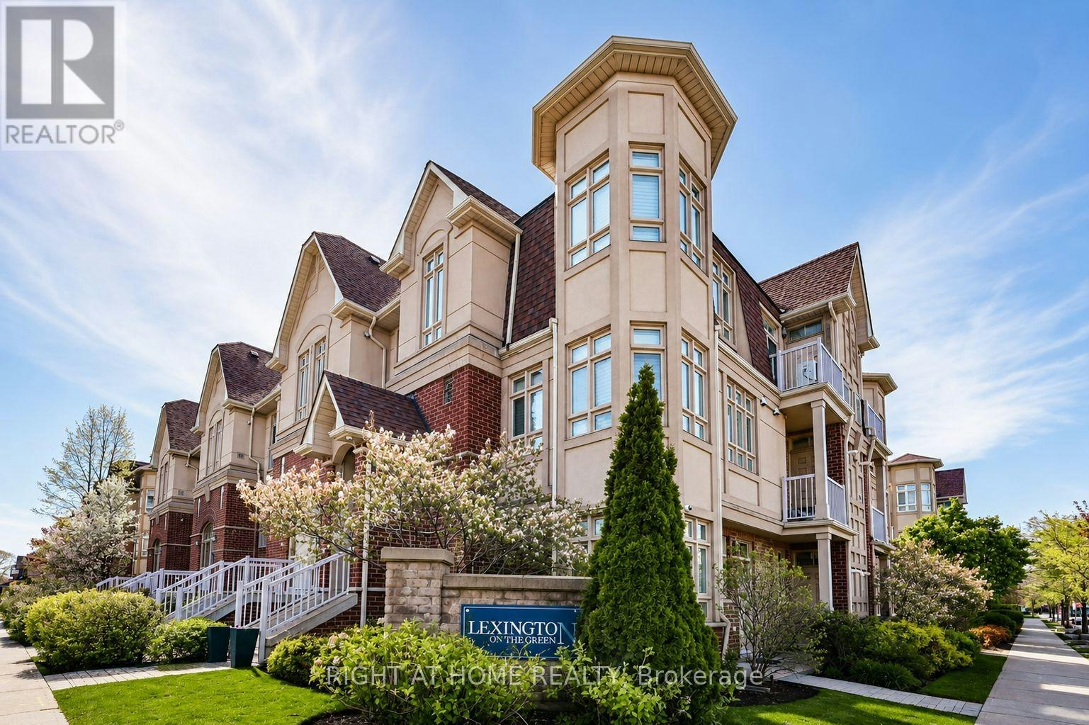 8-1949 Lawrence Avenue W, Toronto, ON, M9N 1H3