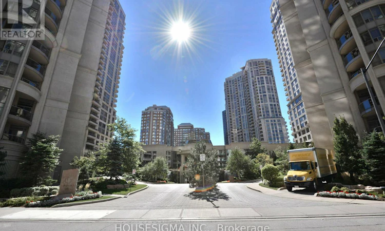 807-3880 Duke Of York Boulevard