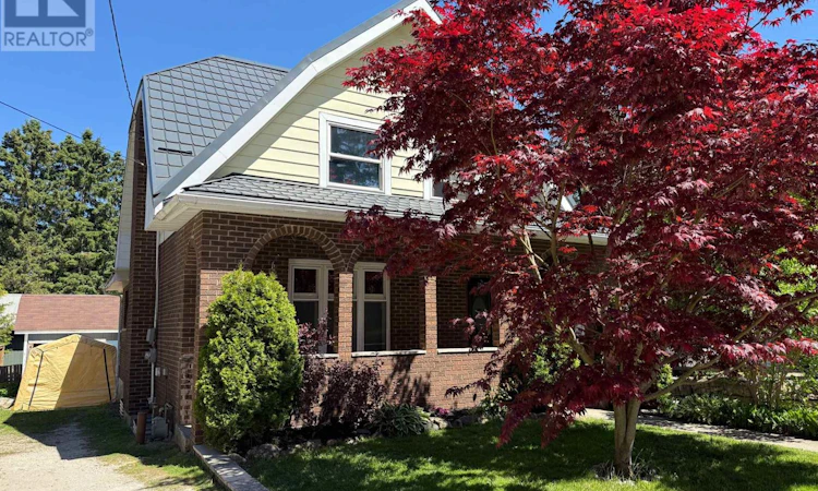 1427 5th "A Avenue W