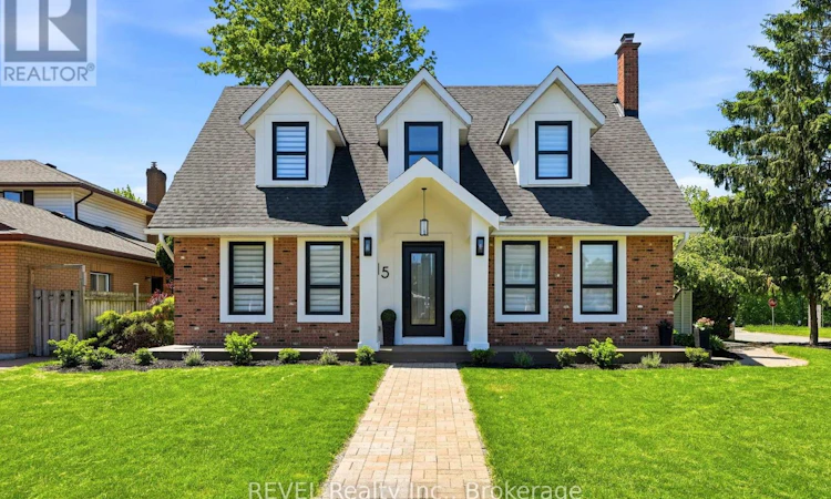 15 Macintosh Crescent