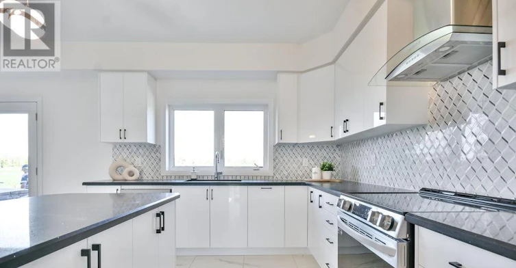 3721 Quayside Drive, Severn, ON, L3V 8M9 - 11