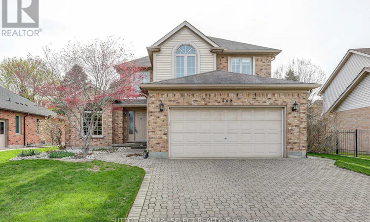 462 Ambleside Drive
