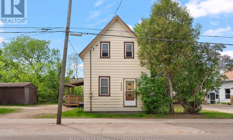 736 Pembroke Street W