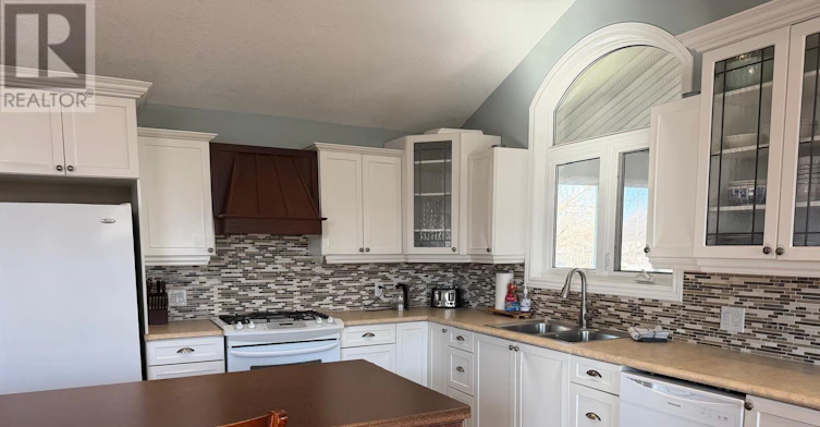 UPPER LEVEL-100 Essa Road, Barrie, ON, L4N 3K7 - 7