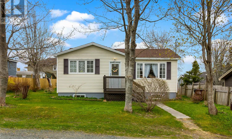 8 Fourth Pond Road