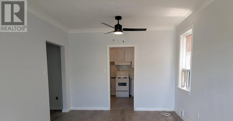 2-5 Hertford Avenue, Toronto, ON, M6M 1S1 - 4