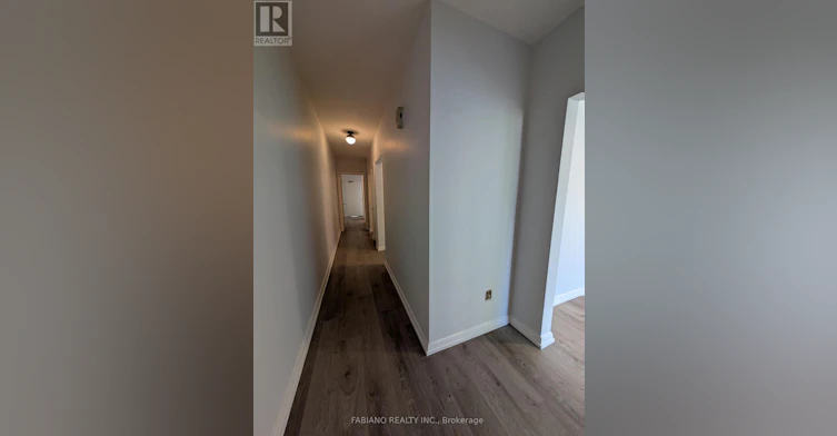 2-5 Hertford Avenue, Toronto, ON, M6M 1S1 - 9