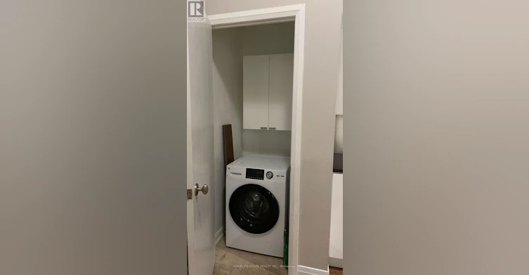 108 111 Primary Bedroom Elizabeth Street, Toronto, ON, M5G 1P7 - 11