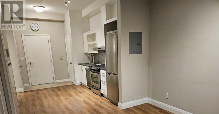 108 111 Primary Bedroom Elizabeth Street, Toronto, ON, M5G 1P7 - 8