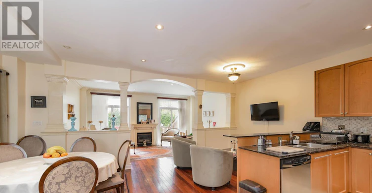 79 Elm Avenue, Richmond Hill, ON, L4C 6K8 - 6