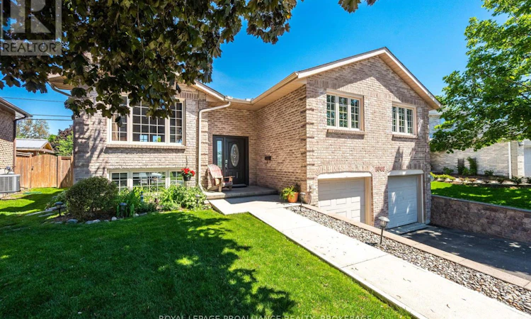 1048 Palmerston Crescent