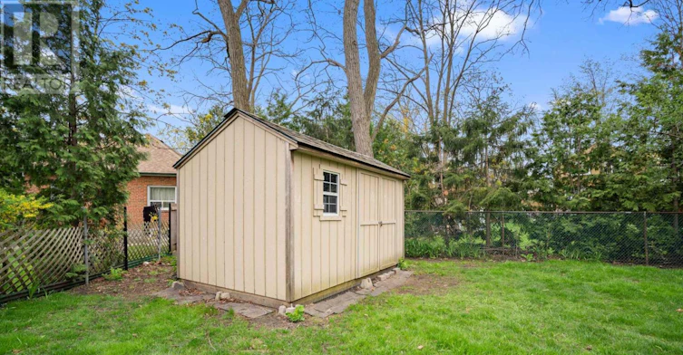 3 Donnybrook Lane, Toronto, ON, M9A 2V2 - 43