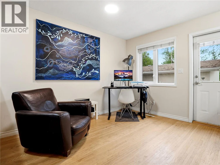 3229 15th Avenue, Regina, SK, S4T 1T1 - 3