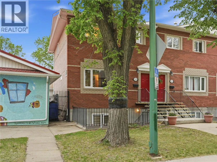 3229 15th Avenue, Regina, SK, S4T 1T1 - 2