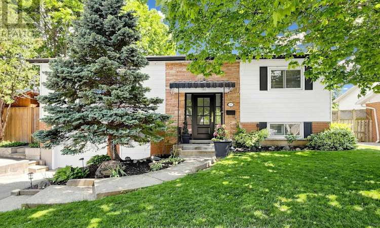 65 Wootten Way N
